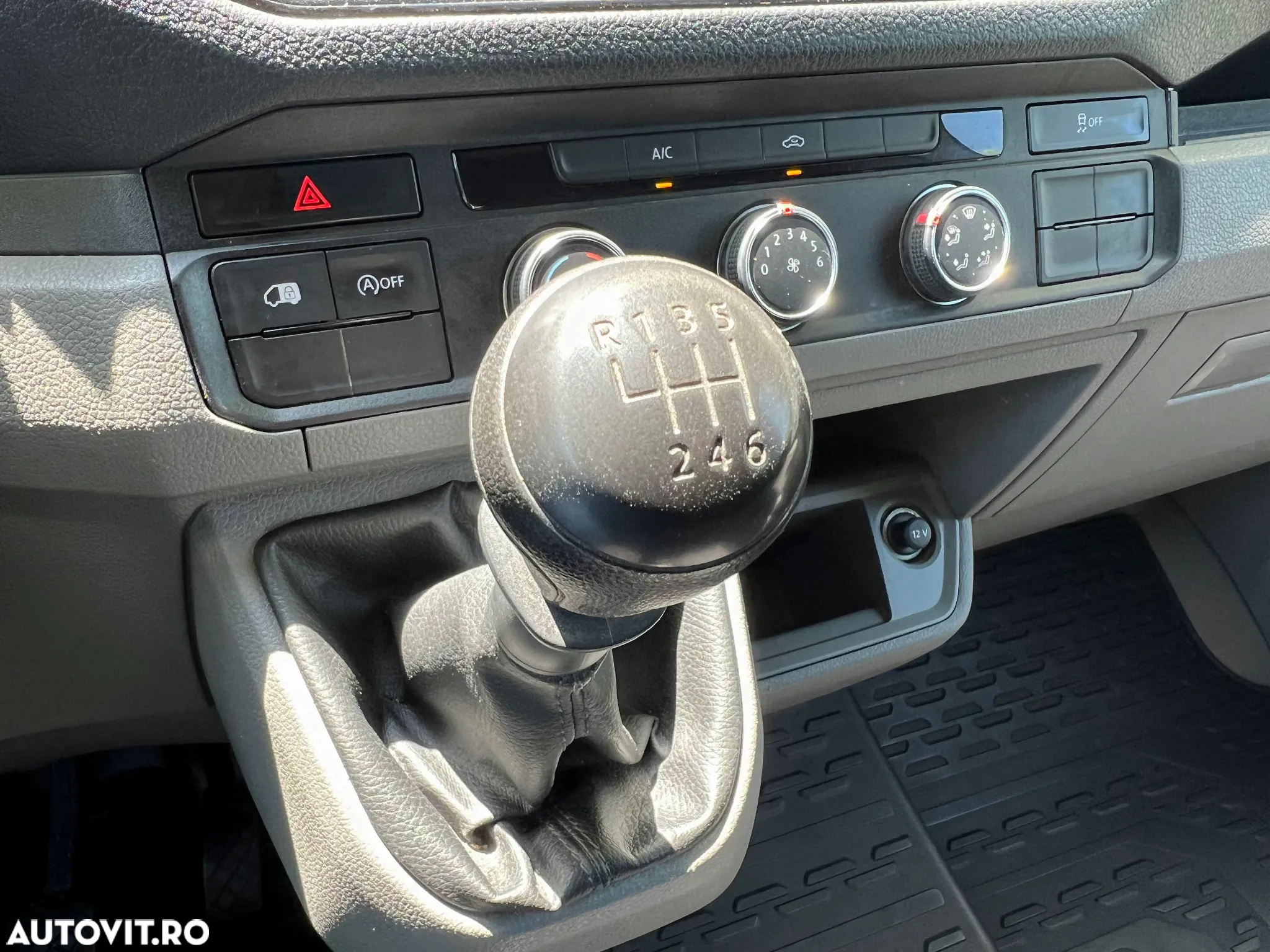 Volkswagen Crafter Furgon Maxi L5H3 - 22