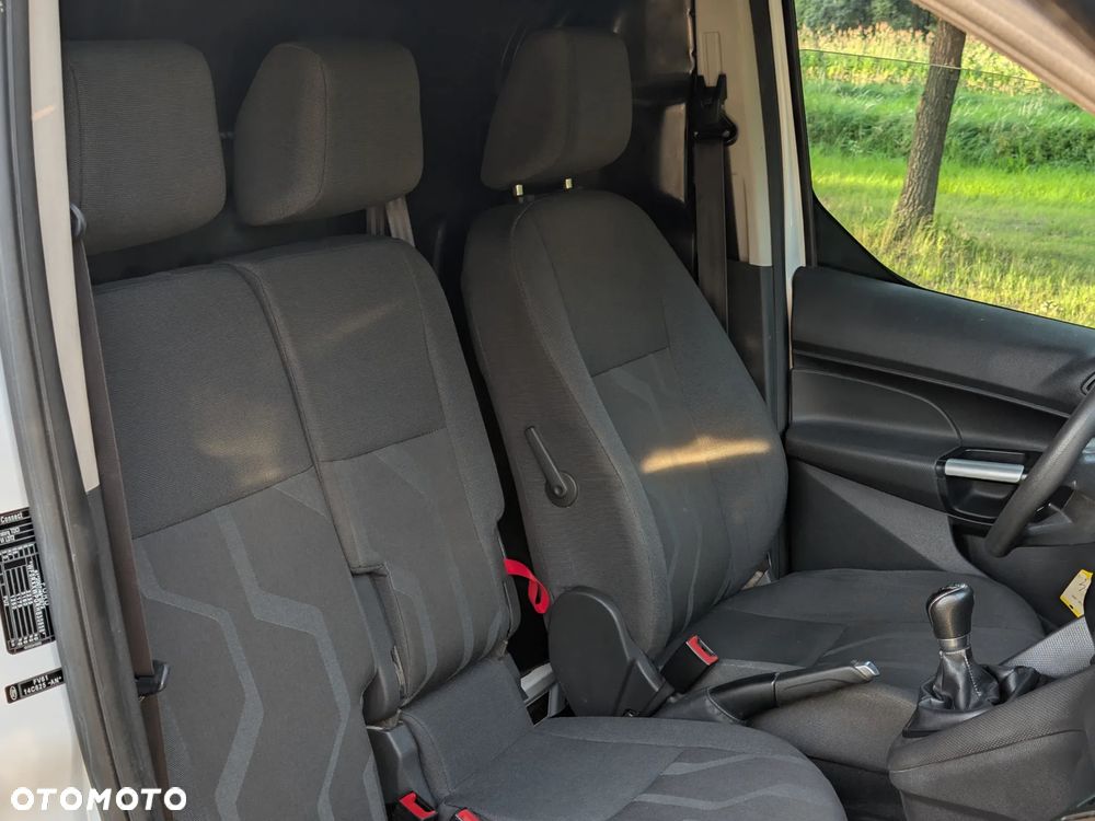 Ford Transit Connect - 23