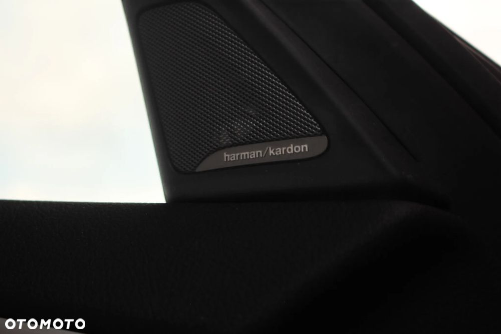 BMW Seria 5 M550d xDrive - 32