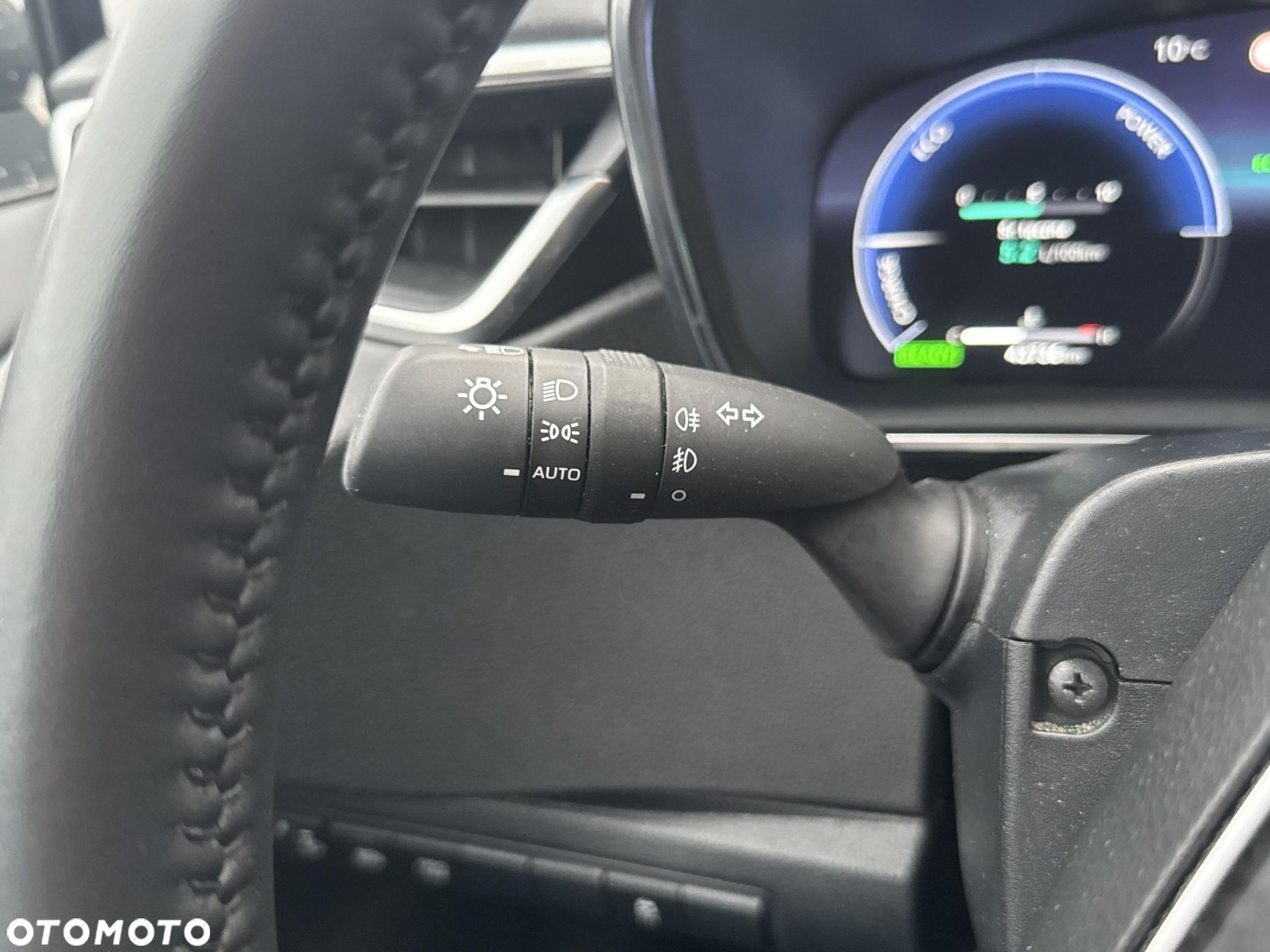 Toyota Corolla 1.8 Hybrid Comfort - 17