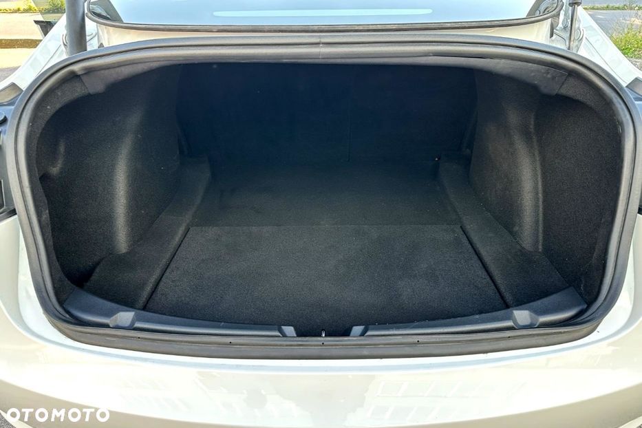 Tesla Model 3 Langstreckenbatterie Allradantrieb Dual Motor Performance - 8