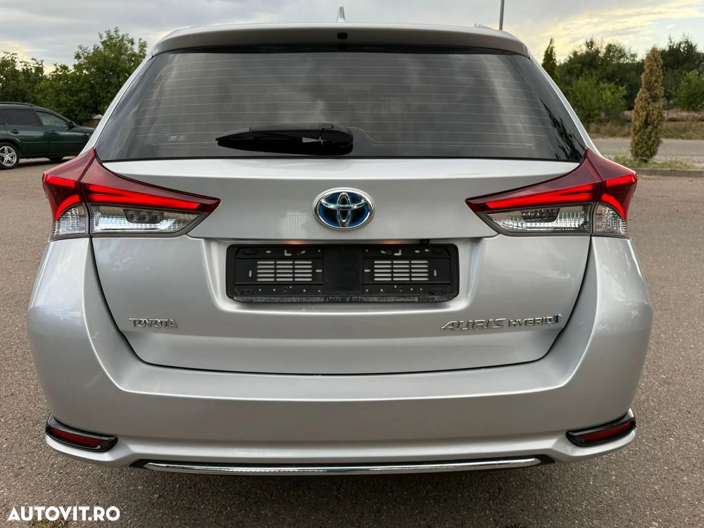 Toyota Auris 1.8 L VVT-i Hybrid Sol + - 12