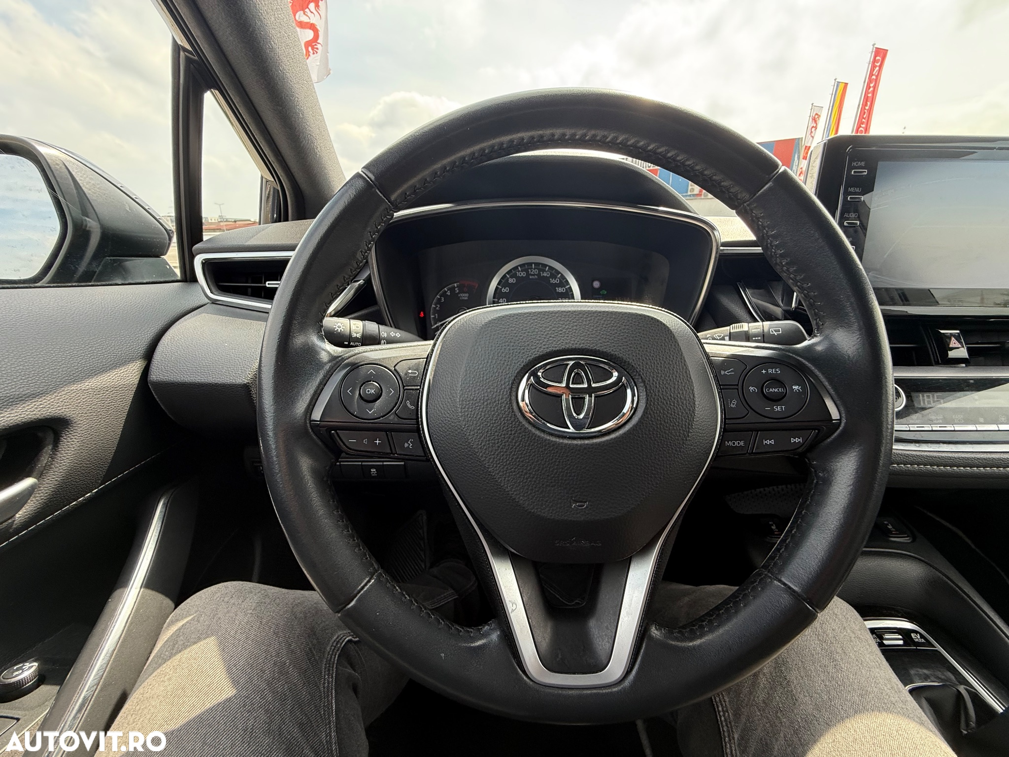 Toyota Corolla 1.8 Hybrid Business Edition - 17