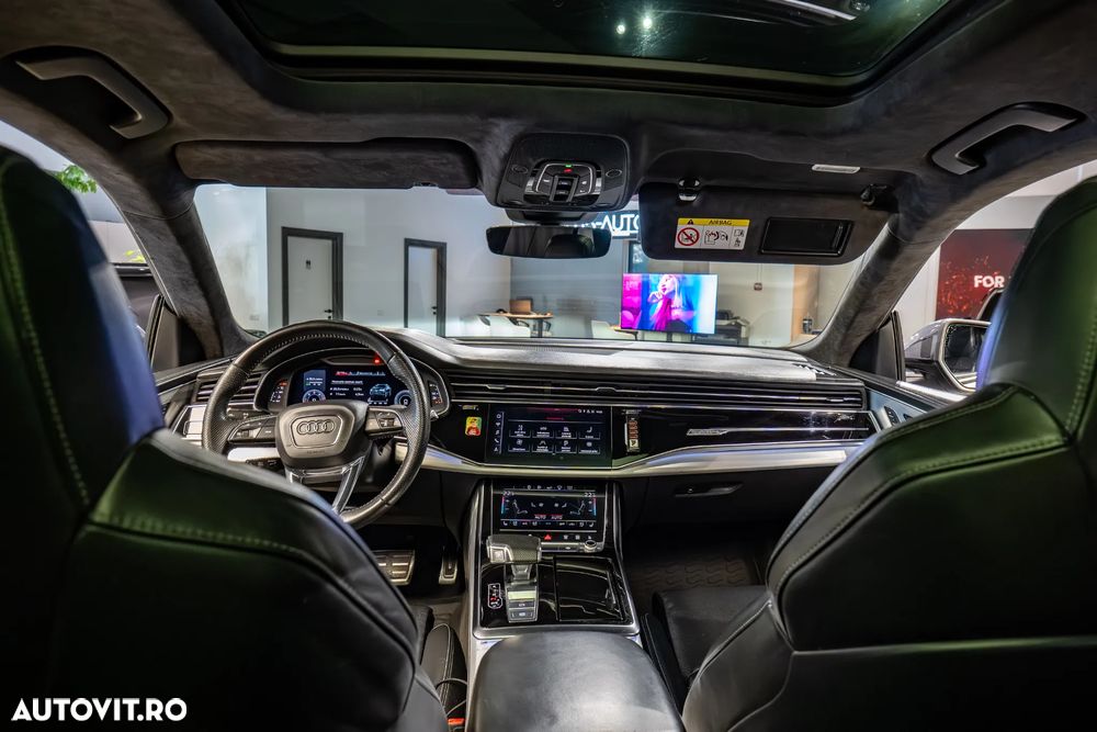 Audi Q8 - 10