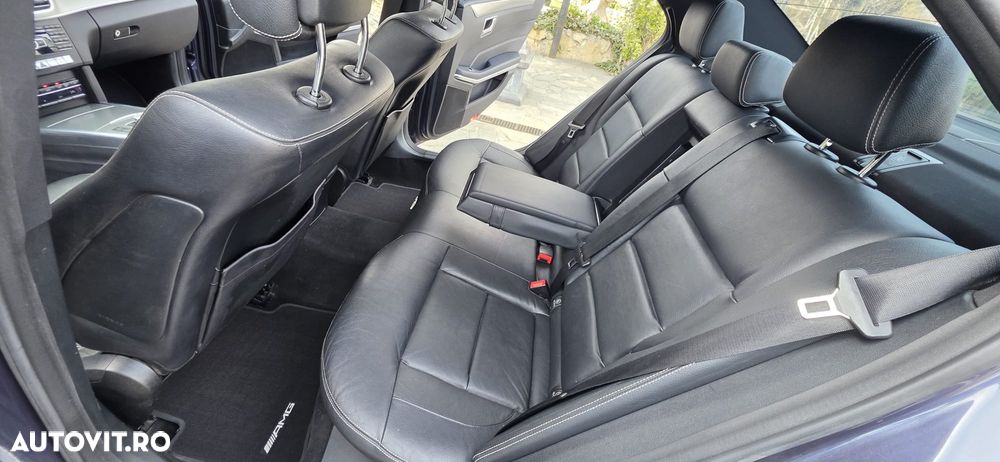 Mercedes-Benz E - 12