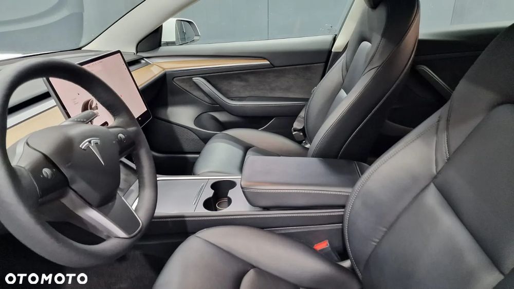 Tesla Model 3 RWD Premium - 8