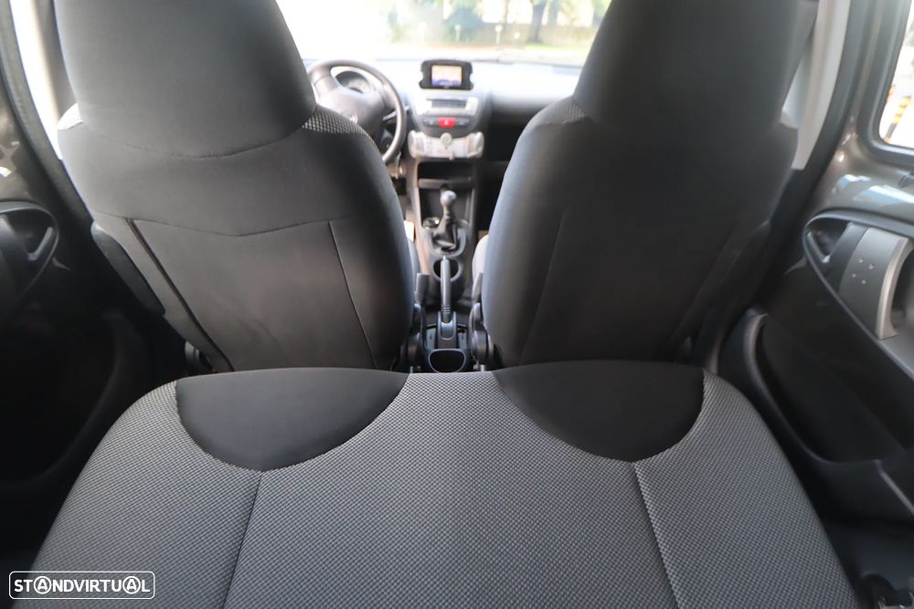 Toyota Aygo Connect - 19