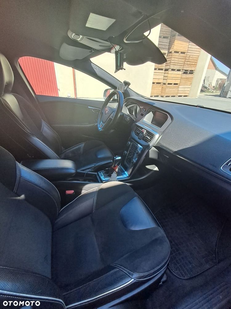 Volvo V40 D2 Drive-E R-Design Momentum - 9