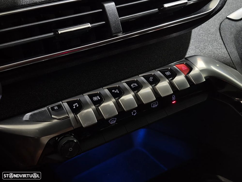 Peugeot 3008 1.6 BlueHDi GT Line EAT6 - 29