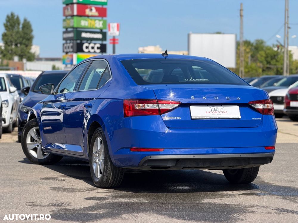 Skoda Superb 2.0 TDI DSG Style - 6
