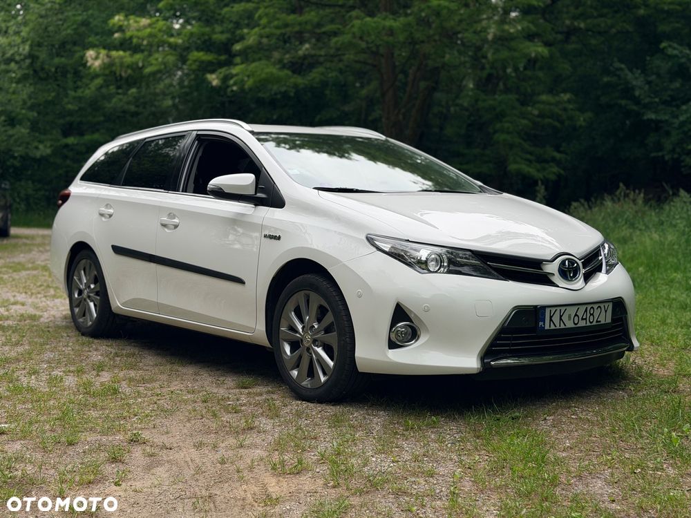 Toyota Auris Hybrid 135 Premium - 1
