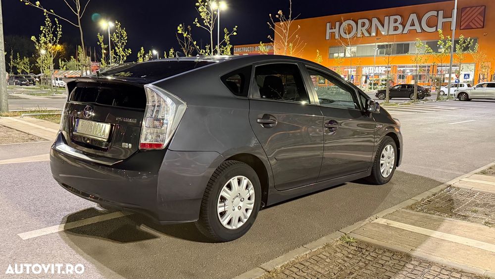 Toyota Prius - 5