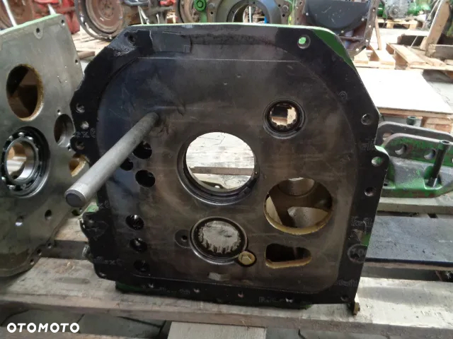 Obudowa skrzyni PowerQuad John Deere 6100 6200 6300 6400 - 9