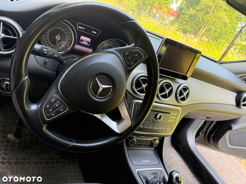 Mercedes-Benz GLA - 6