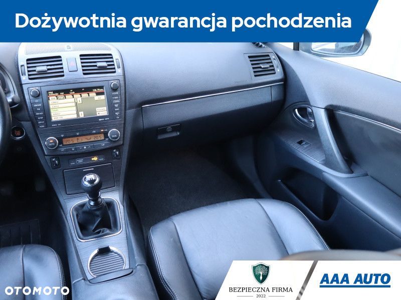 Toyota Avensis - 10