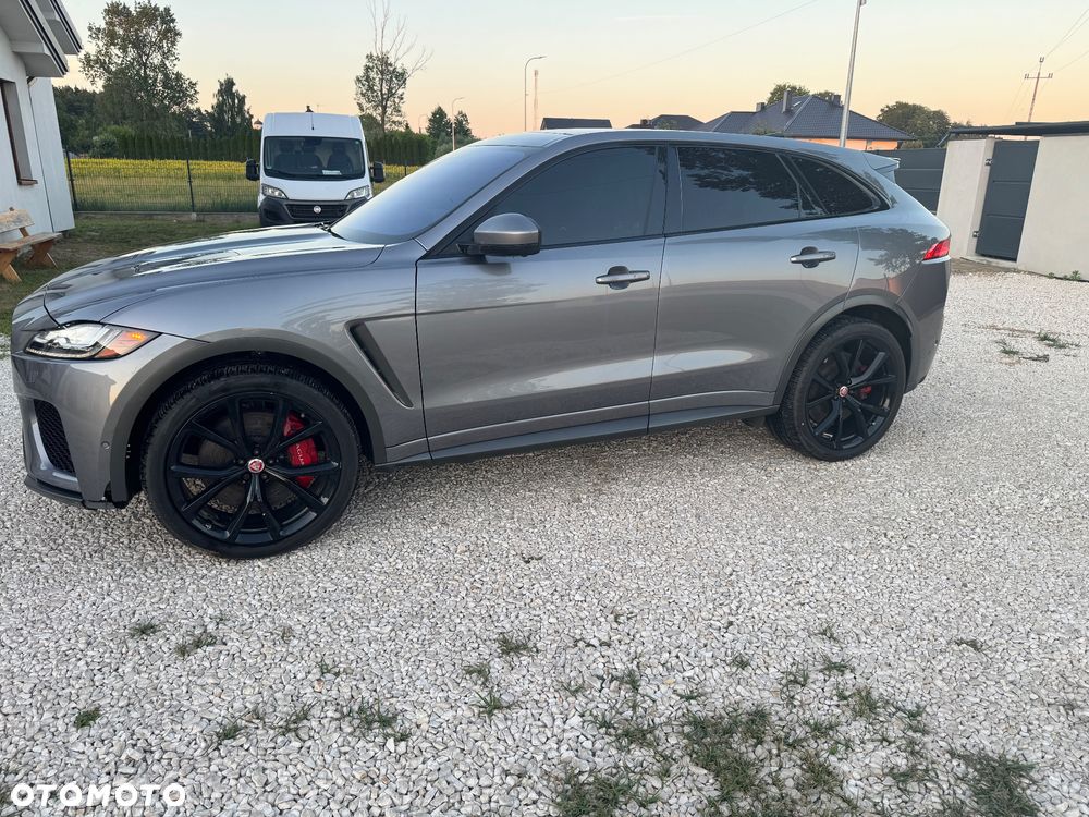 Jaguar F-Pace AWD SVR - 14
