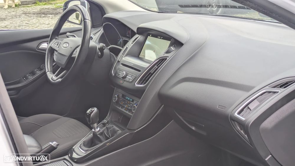 Ford Focus 1.0 EcoBoost S&S Titanium - 22
