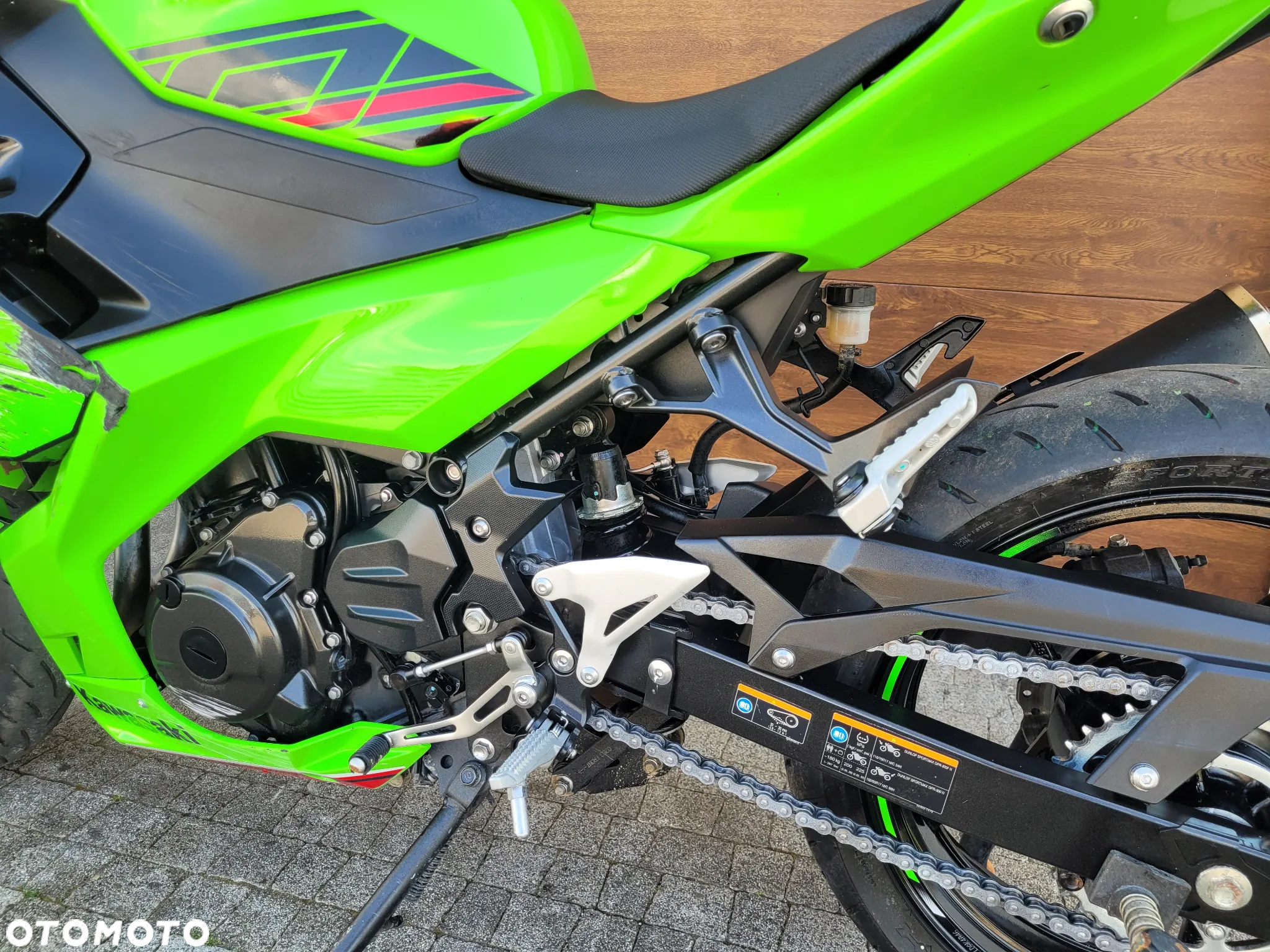 Kawasaki Ninja 400 - 25