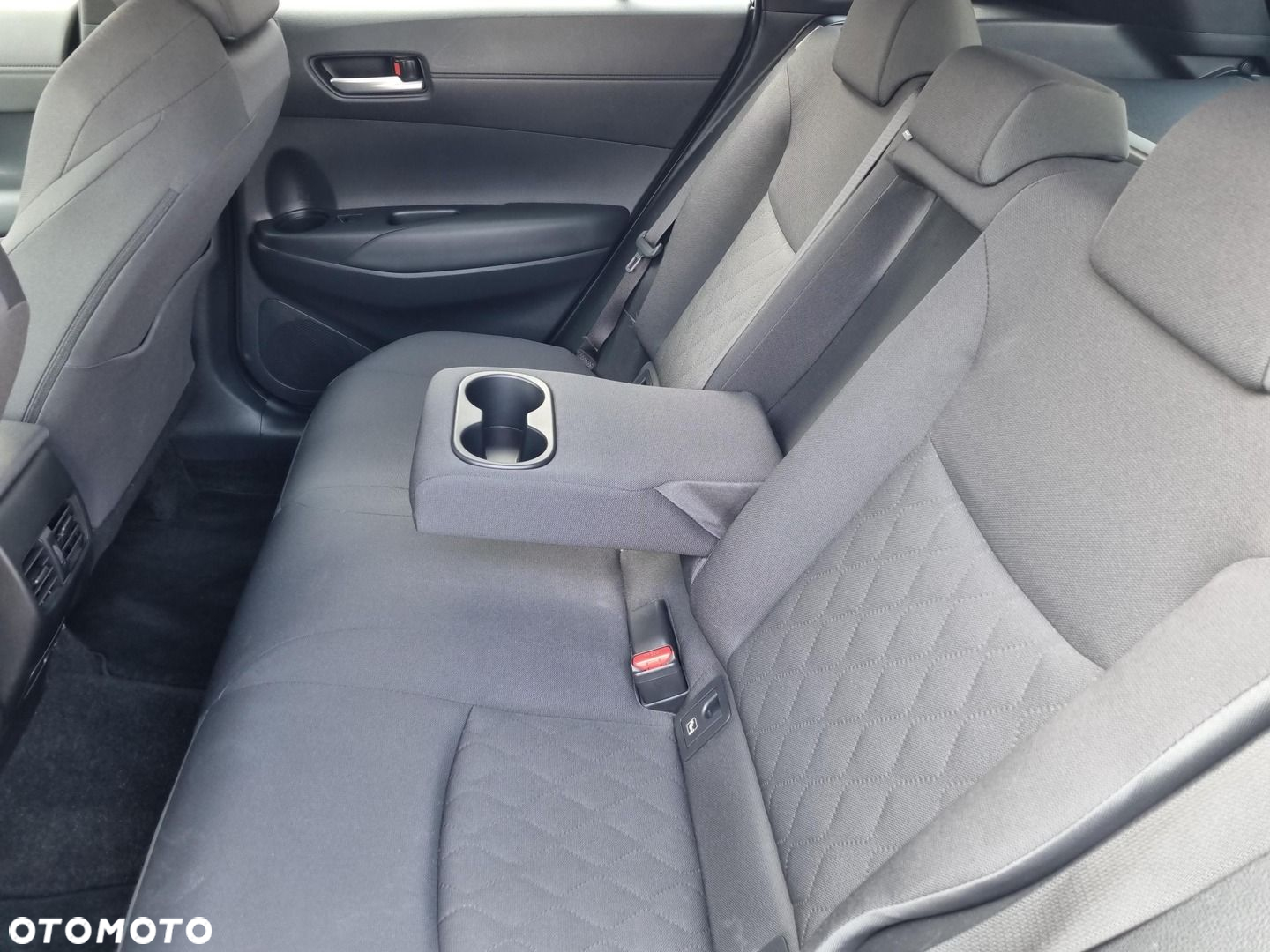 Toyota Corolla Cross 2.0 Hybrid Style - 26