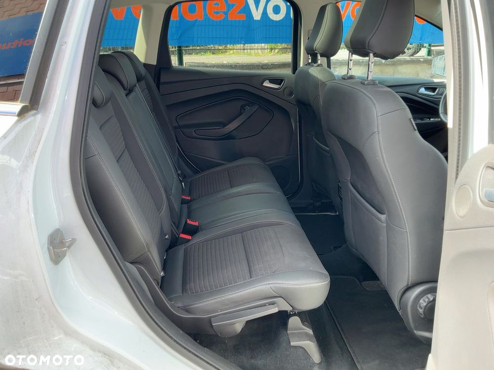 Ford Kuga 1.5 EcoBoost 2x4 Titanium - 10