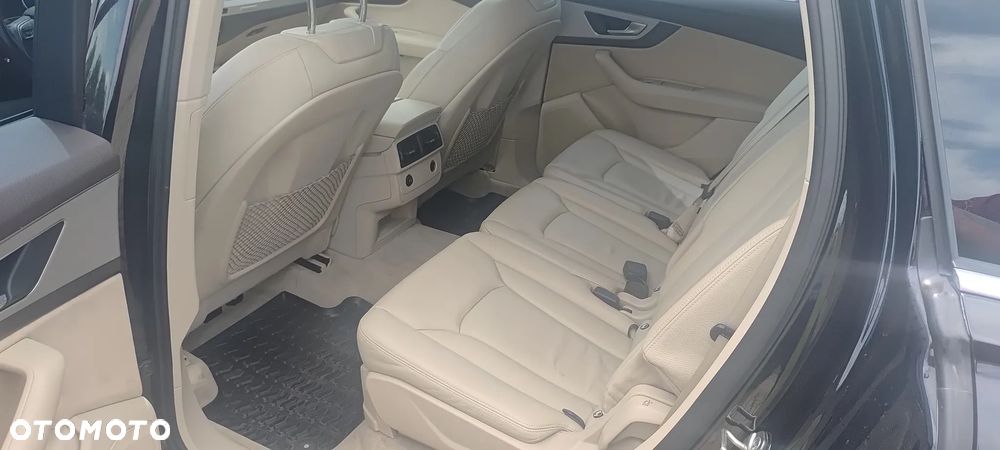 Audi Q7 - 12