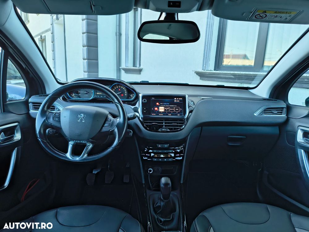 Peugeot 2008 1.2 PureTech Turbo Allure - 6