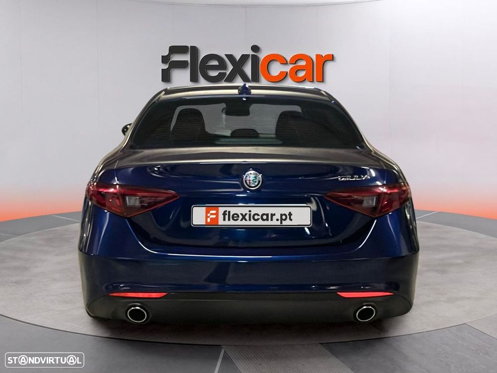 Alfa Romeo Giulia - 8