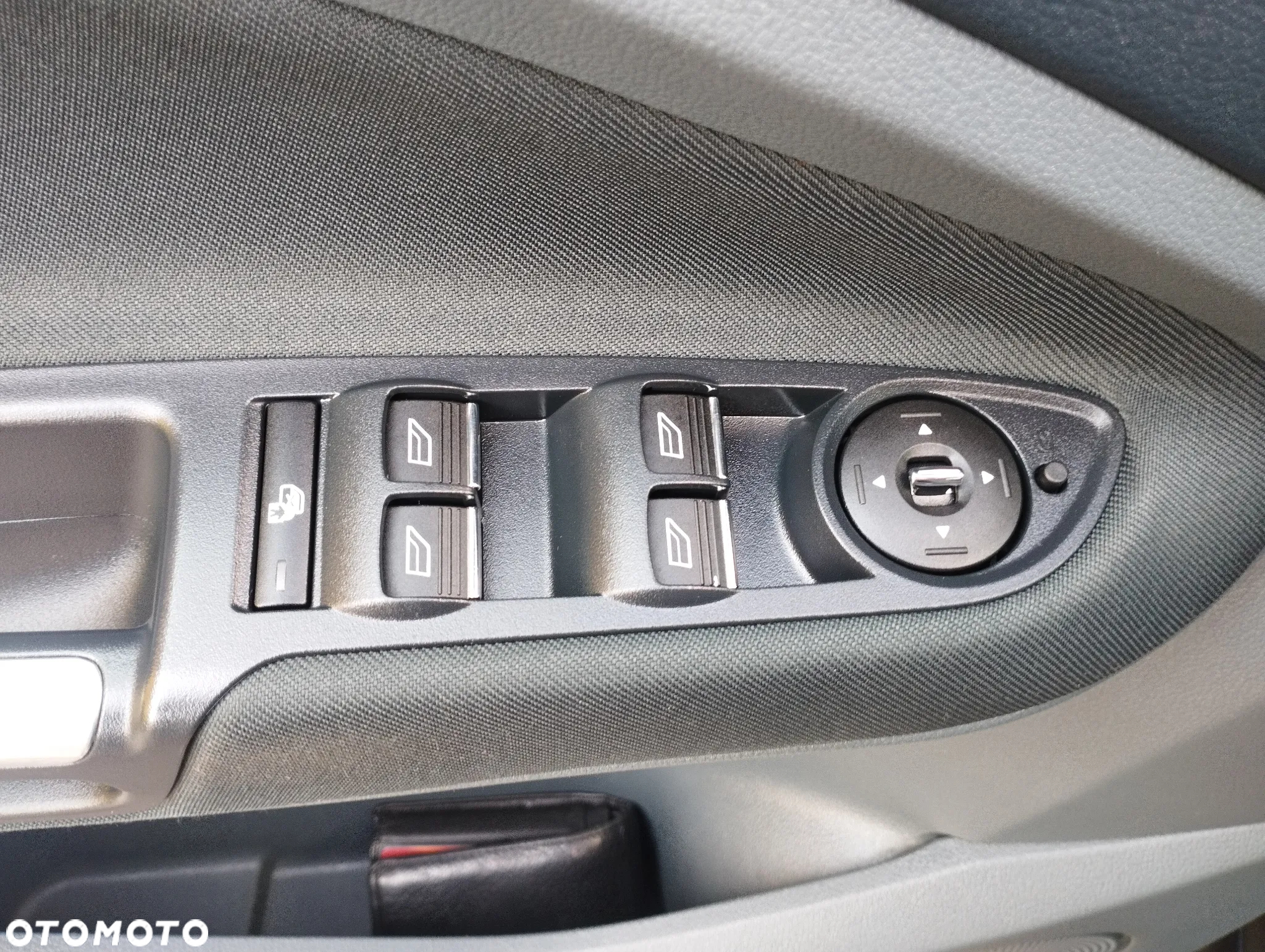 Ford C-MAX 1.6 EcoBoost Start-Stop-System Titanium - 27