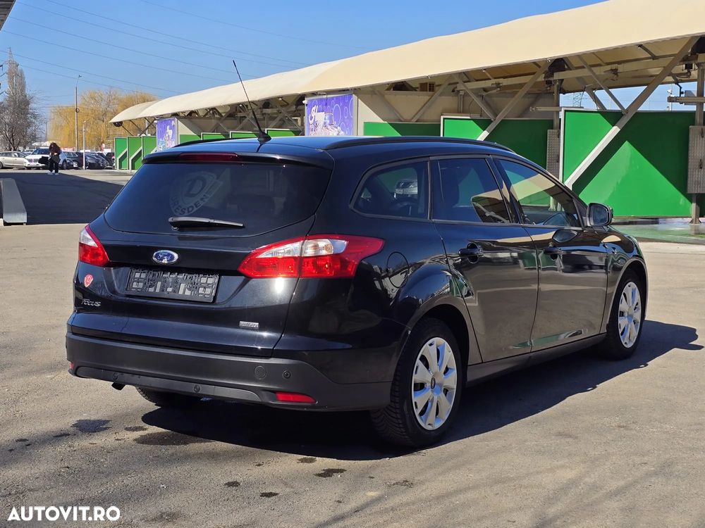 Ford Focus 1.0 EcoBoost Start-Stopp-System TITANIUM - 4