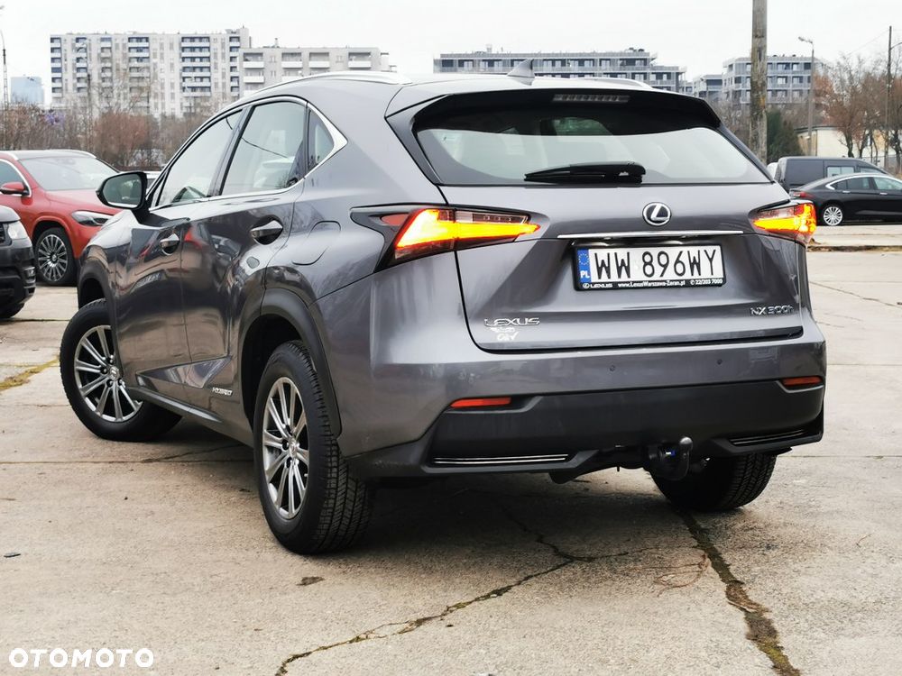 Lexus NX 300h Elite AWD - 28