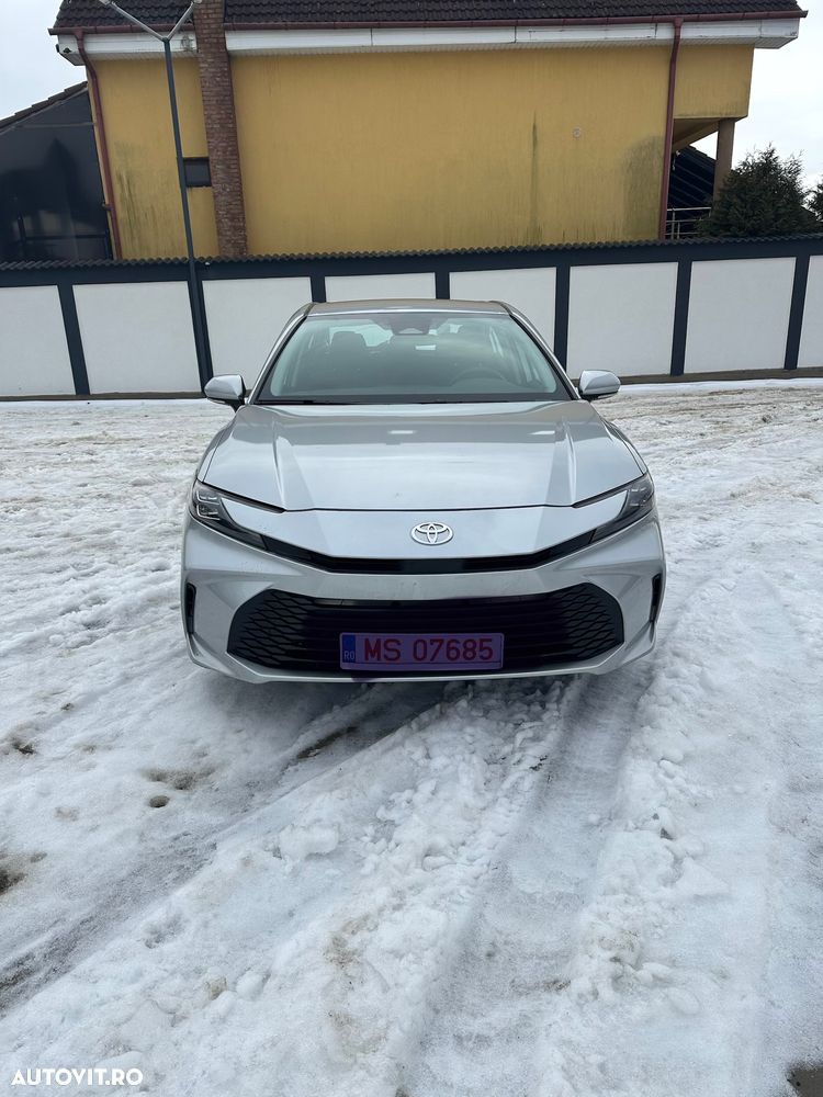 Toyota Camry Luxury - 1