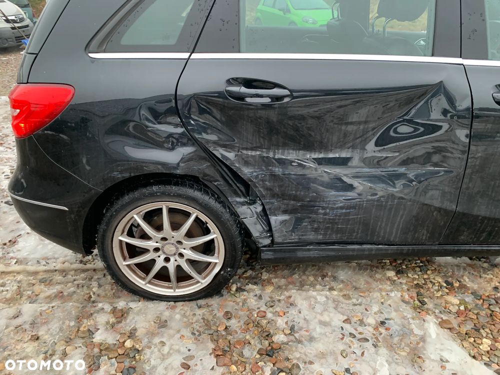 Mercedes-Benz Klasa B 180 UrbanStyle Edition - 4