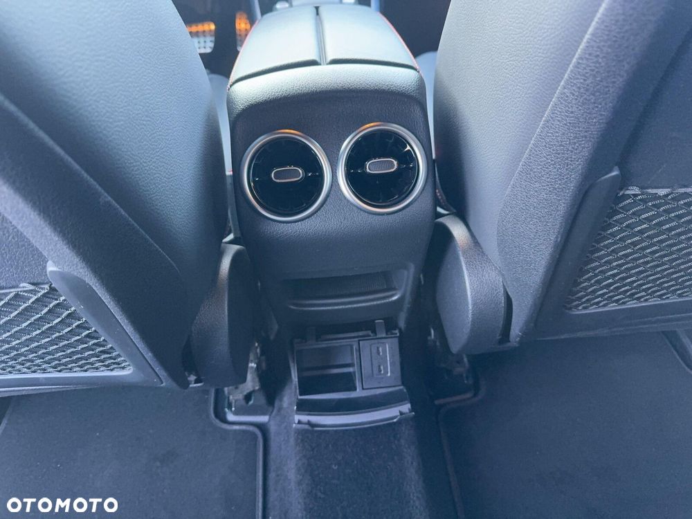 Mercedes-Benz GLB 200 d AMG Line 8G-DCT - 21