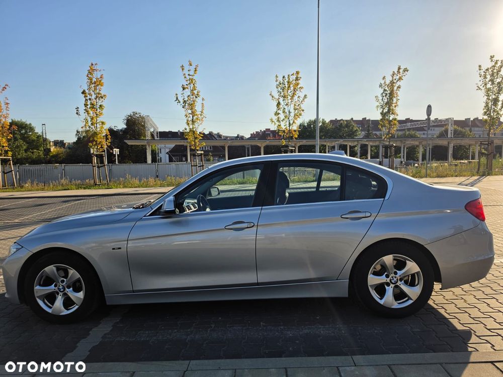 BMW Seria 3 - 22
