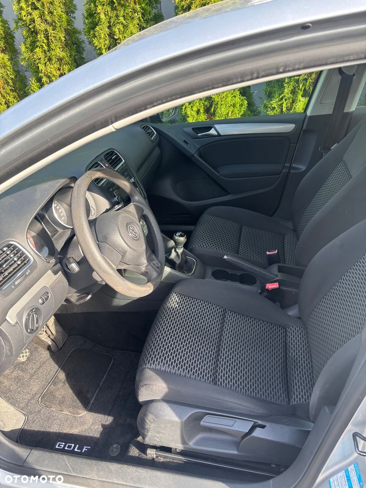 Volkswagen Golf - 8