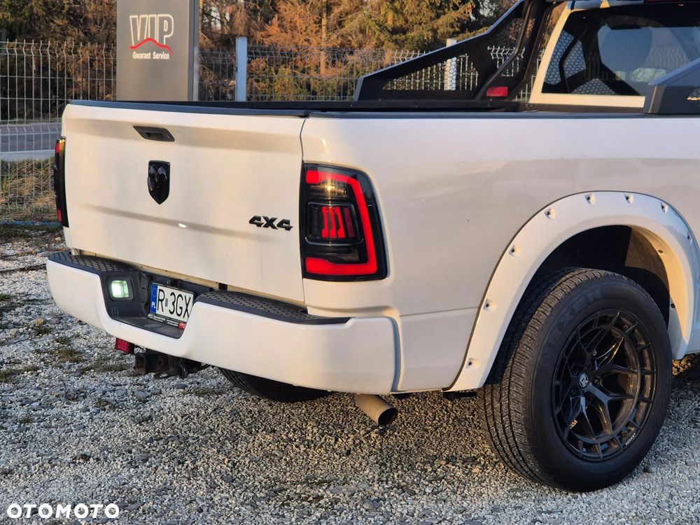 Dodge RAM - 12