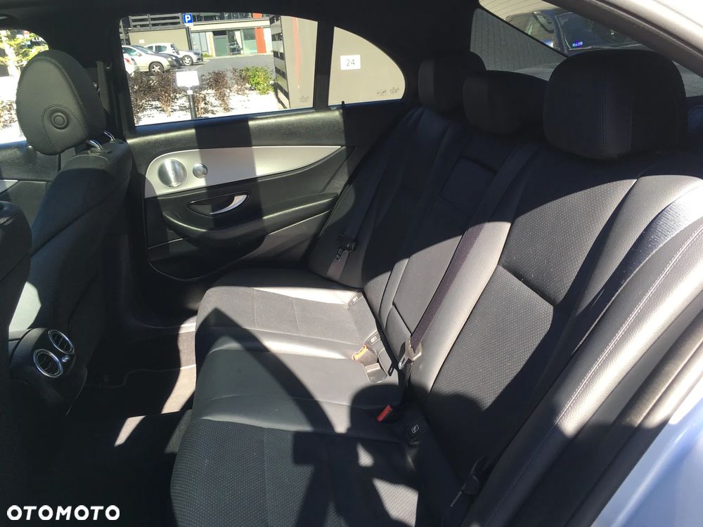 Mercedes-Benz Klasa E 220 d 9G-TRONIC Avantgarde - 21