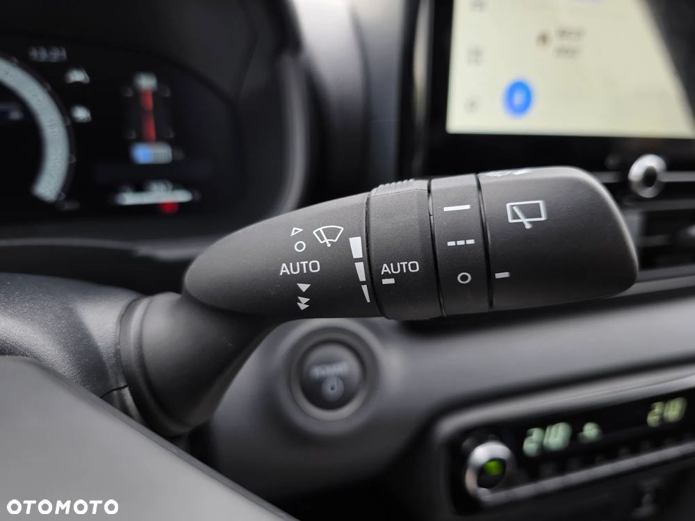 Toyota Yaris Hybrid 1.5 GR Sport - 24