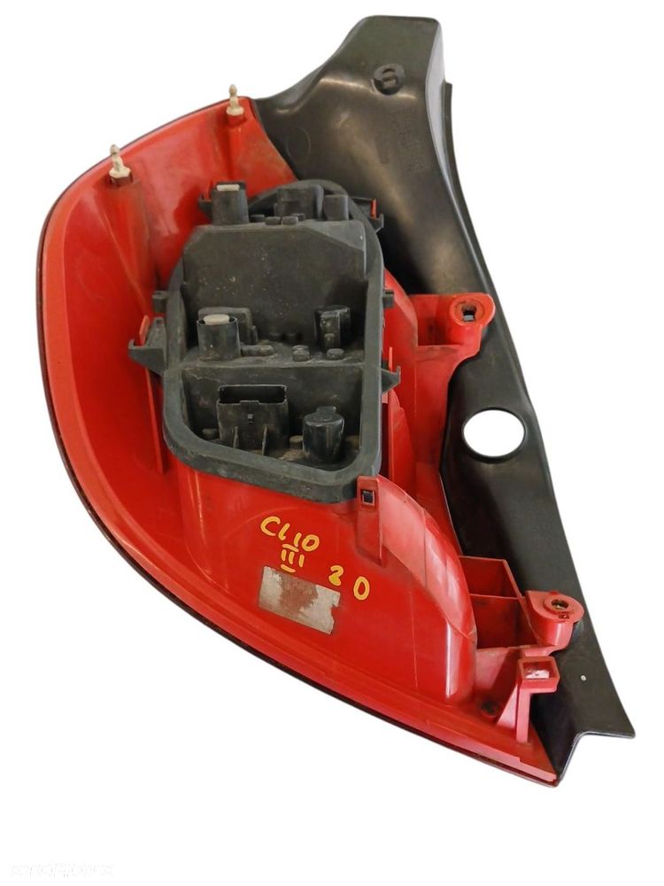 LAMPA TYLNA PRAWA RENAULT CLIO III 20032026 - 2