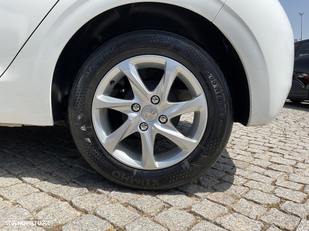 Peugeot 208 1.2 PureTech Active - 16