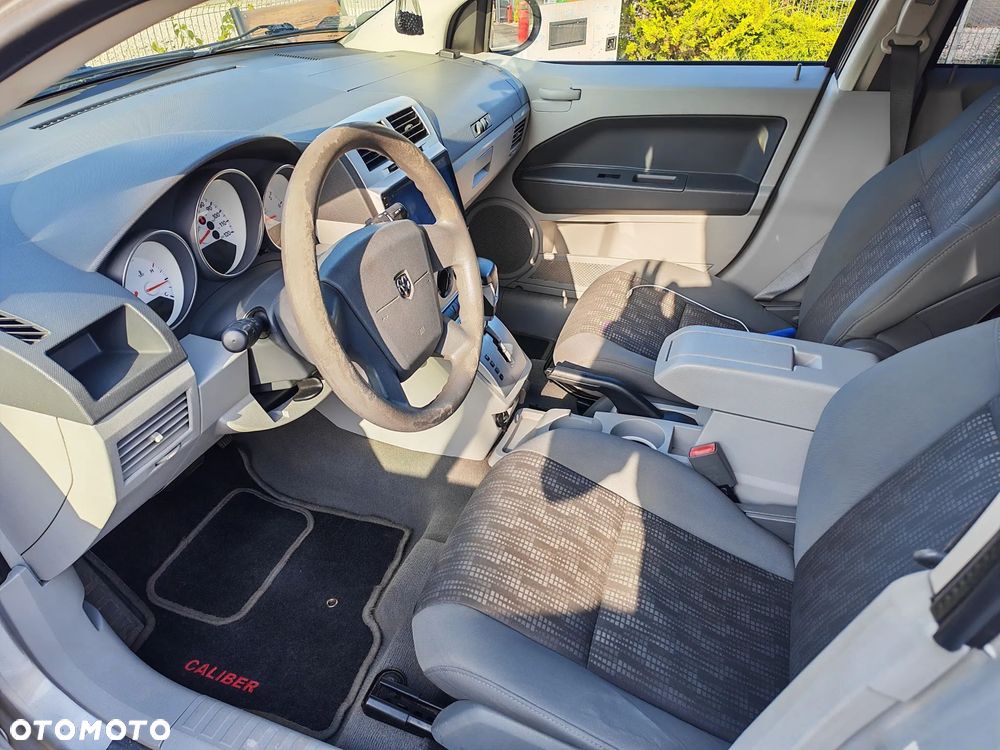 Dodge Caliber - 12