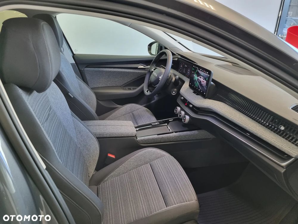 Skoda Superb 2.0 TSI Drive DSG - 21