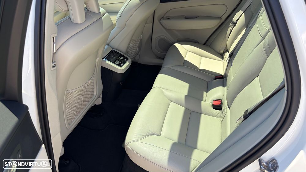 Volvo XC 60 D4 AWD Geartronic Momentum - 38