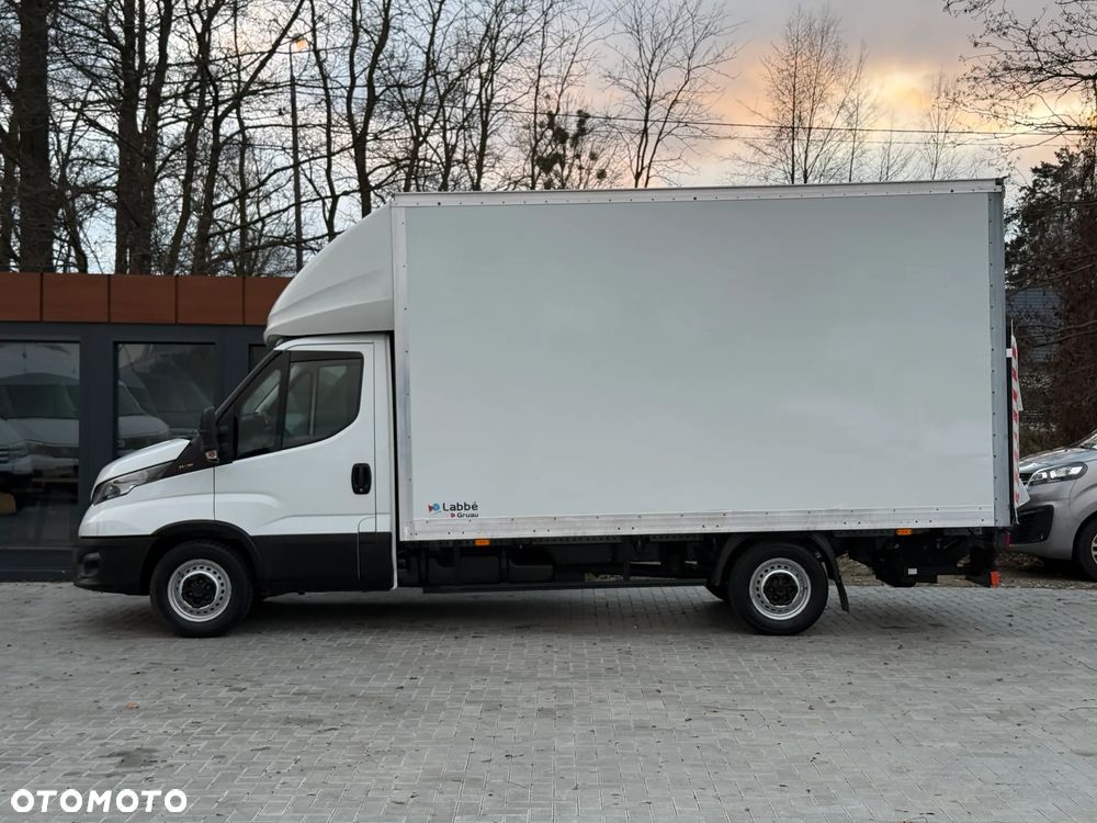 Iveco Daily 35S16 3.0 HPI 160KM / 2021 ROK / Kontener 4,2m + Winda Dhollandia 750KG / ZAREJESTROWANY W PL - 17
