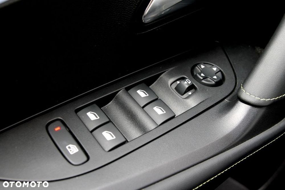 Peugeot 2008 1.2 PureTech GT S&S EAT8 - 34