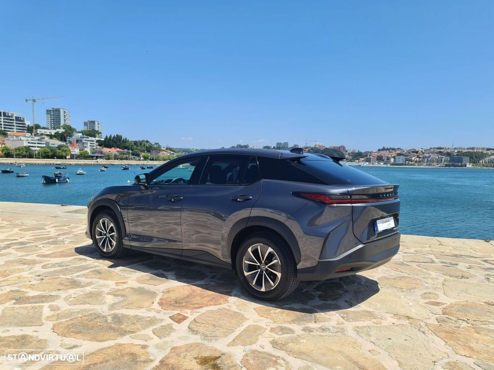 Lexus RZ 450e Executive Plus - 4