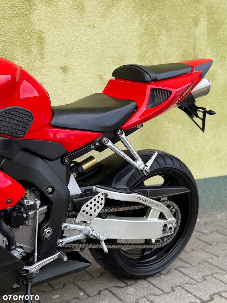 Honda CBR - 32