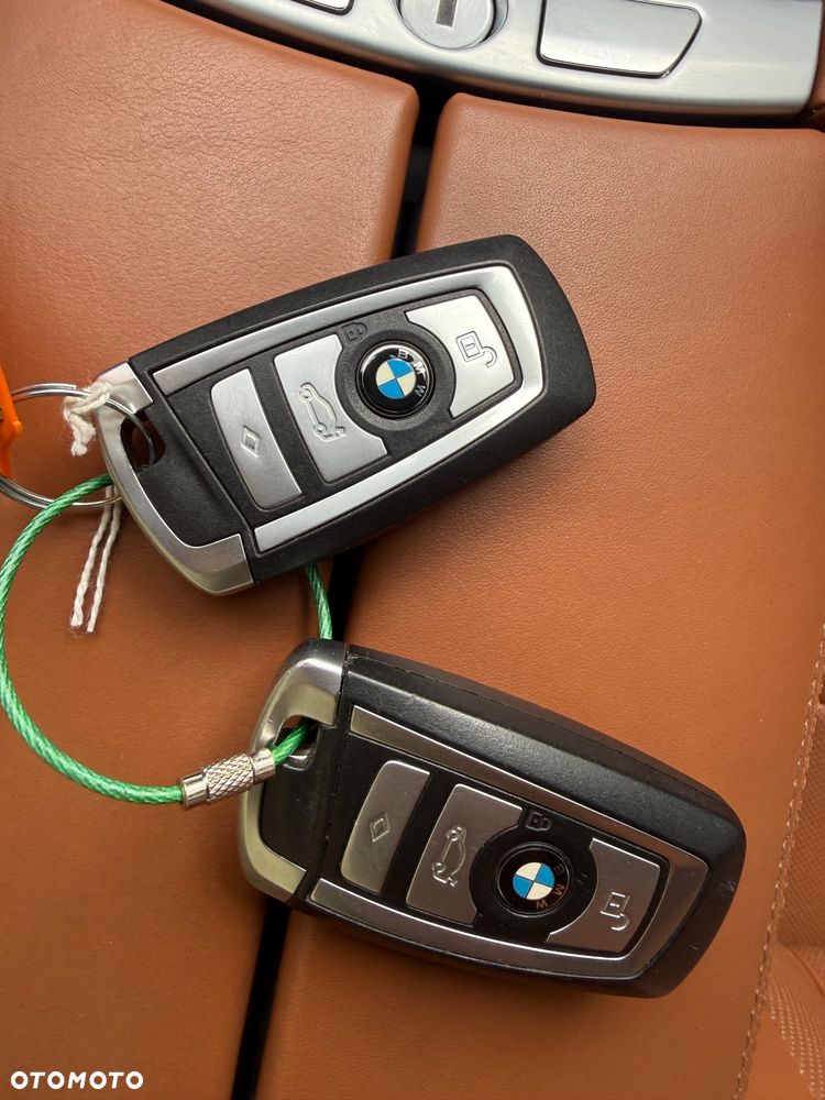 BMW Seria 7 760i - 8