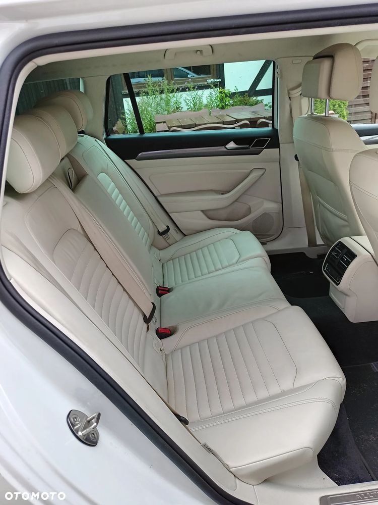 Volkswagen Passat Alltrack 2.0 TDI SCR 4Mot DSG - 16