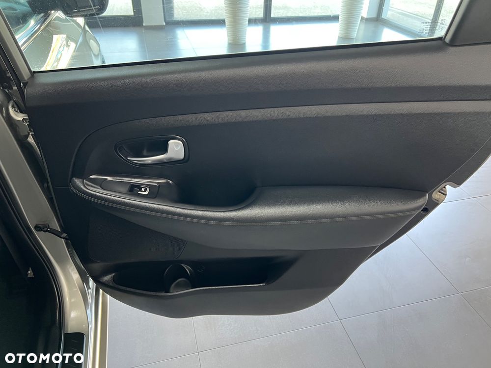 Kia Carens - 30